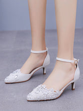 Chaussures de Mariage Blanches en Dentelle et Strass à Bout Pointu