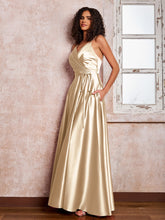 Maxi Robe en Satin à Bretelles Spaghetti avec Poches Champagne