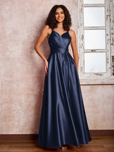 Maxi Robe en Satin à Bretelles Spaghetti avec Poches Bleu Marine