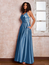 Maxi Robe en Satin à Bretelles Spaghetti avec Poches Bleu Encre