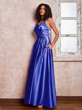 Maxi Robe en Satin à Bretelles Spaghetti avec Poches Bleu Royale