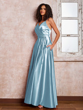 Maxi Robe en Satin à Bretelles Spaghetti avec Poches Bleu de Schiste