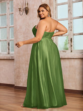 Dentelle et Tulle Longue Robe avec Col en Cœur Mousse