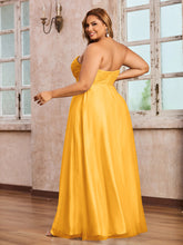 Dentelle et Tulle Longue Robe avec Col en Cœur Mandarine