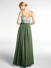 Robe avec Dentelle Ivoire à Bretelles Spaghetti avec Fente à l'Avant Olive Verte