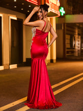 Robe Sirène en Satin à Bretelles Spaghetti avec Strass Bordeaux