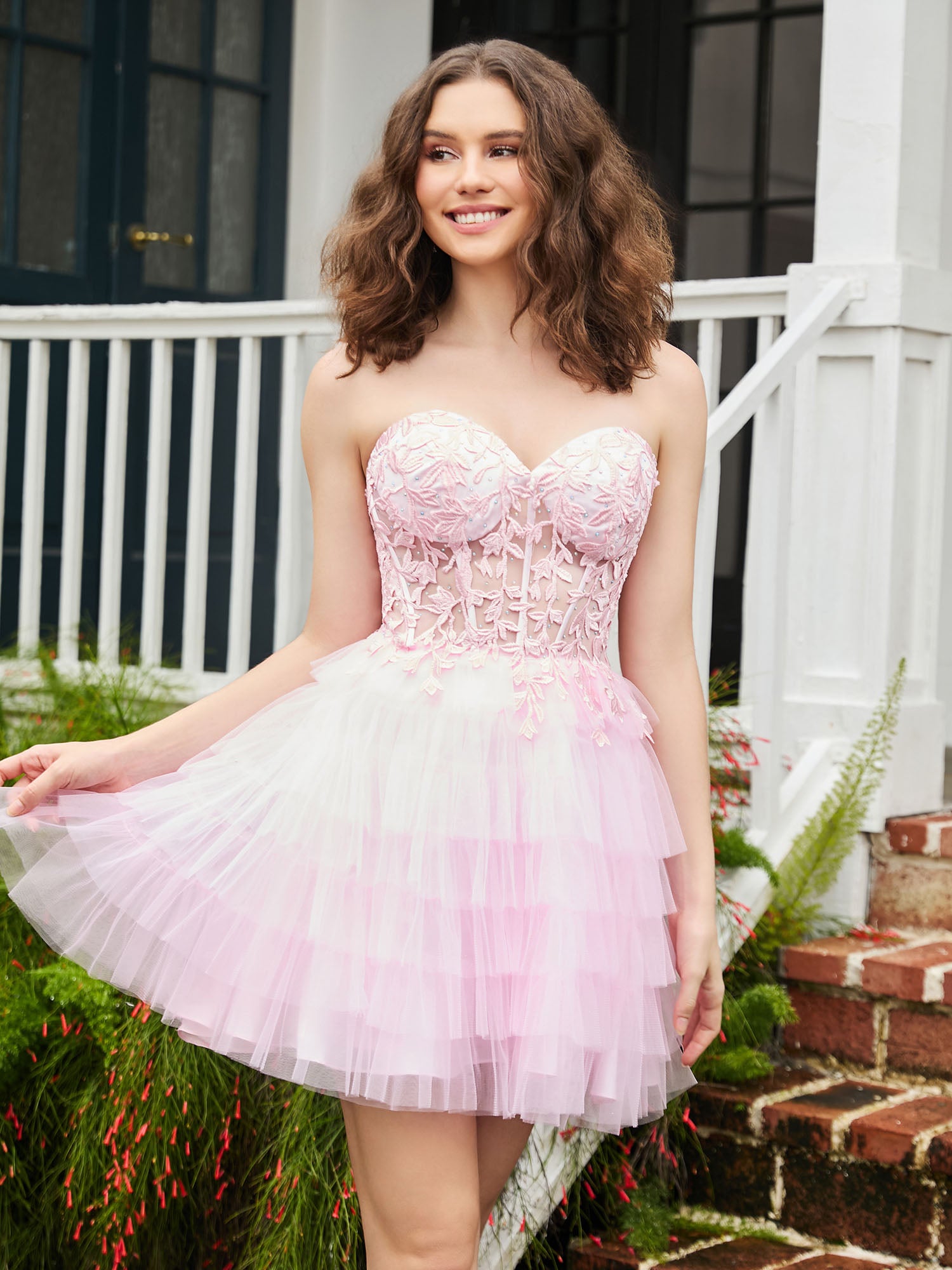 Robe Courte En Tulle À Niveaux Avec Corset Appliqué Rose Pâle
