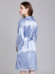 Robes en Satin à Encolure en V et à Bordure en Dentelle Florale Longueur Genou