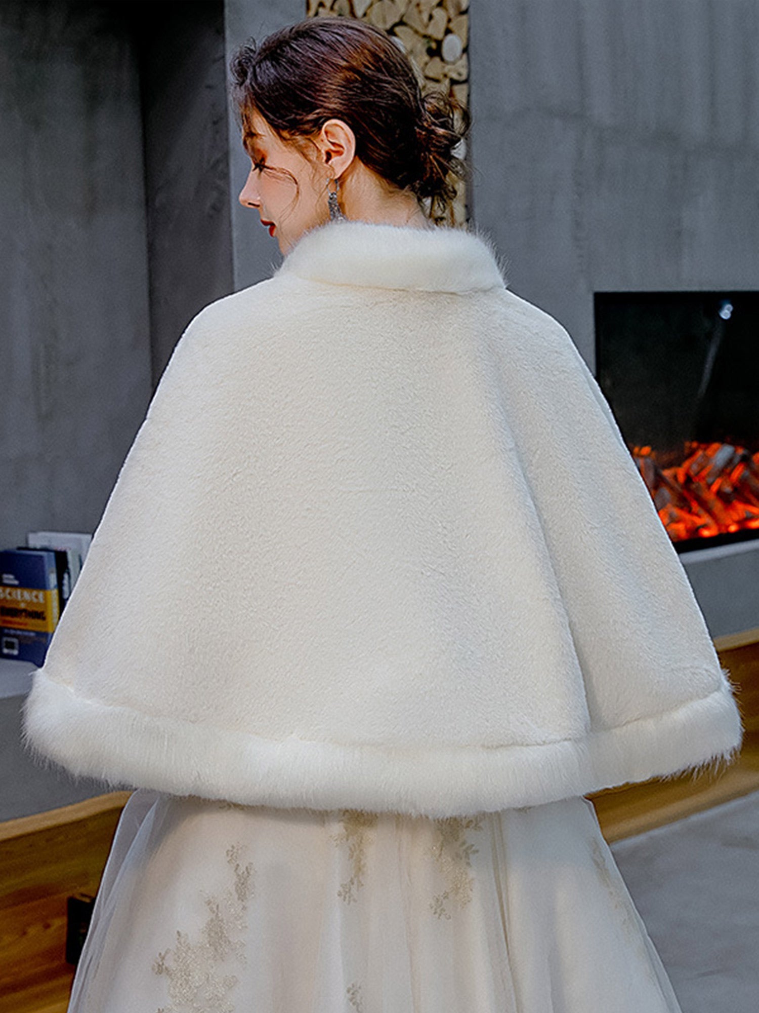 Capelet En Fausse Fourrure Pour Mariée Et Demoiselles D'Honneur - Châle Élégant Pour Mariage Et Photo - 5