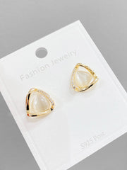 Clous d'oreilles minimalistes irréguliers