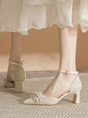 Chaussures de mariage élégantes à talons épais avec perles pour femmes