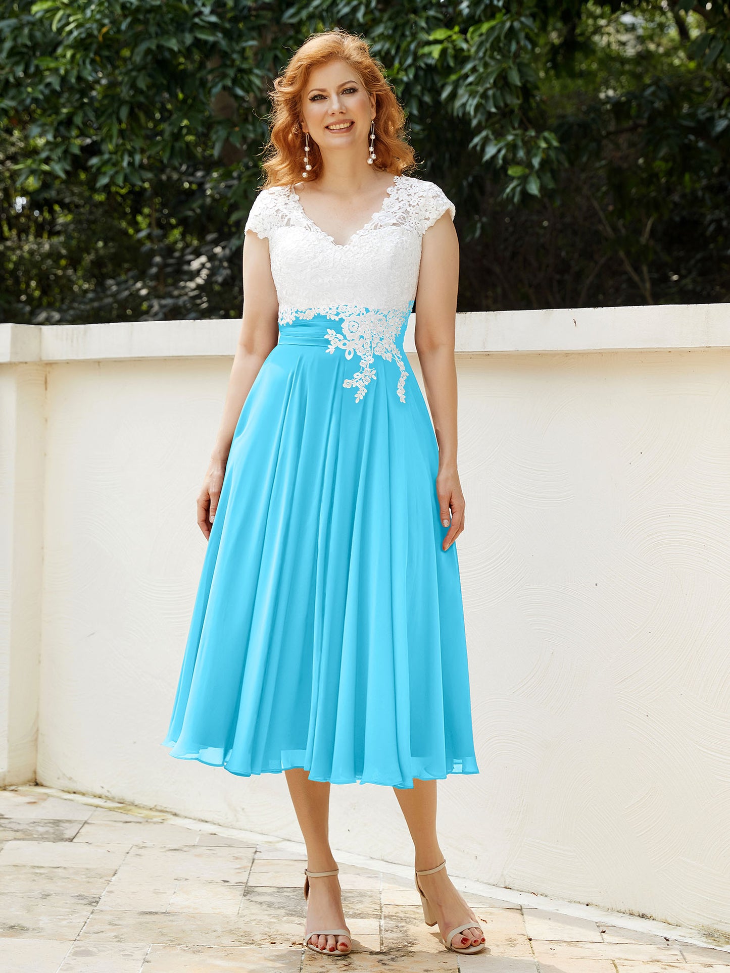 Col en V Mousseline Robe avec Bustier Appliqué Ivoire Piscine