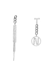 Boucles d'oreilles asymétriques avec lettres et pompons