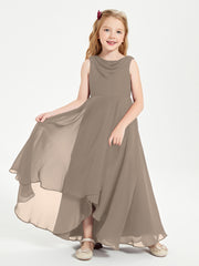 Junior Robes de Demoiselle d'Honneur Modernes à Col Cowl Asymétrique Taupe