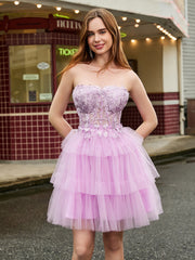 Robe courte sans bretelles avec haut corset à plusieurs niveaux en tulle Lilas