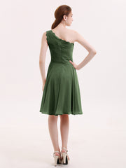 Une Epaule Dentelle Robe Demoiselle d'honneur Courte Olive Verte Grande Taille
