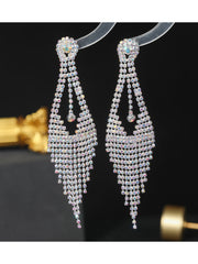 Boucles d'oreilles longues à pampilles élégantes en diamant