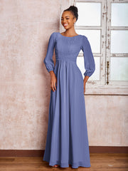 Robe Trapèze Froncée en Mousseline à Col Bateau avec Manches Longues Pervenche