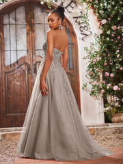 Maxi Robe de Bal Appliquée avec Corset en Tulle et Dentelle à Col Licou Taupe