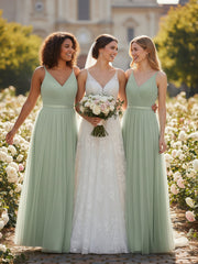 Col En V Tulle Robes Longues Avec Satin Ceinture Sauge Poudrée