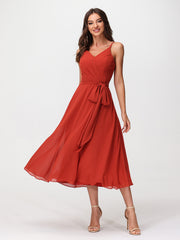 Spaghetti Bretelle Longueur De Mollet Robe Avec Ceinture Nœud Rouille