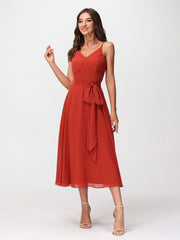 Spaghetti Bretelle Longueur De Mollet Robe Avec Ceinture Nœud Rouille