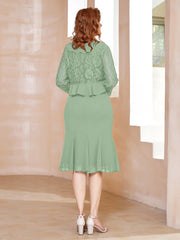 Robe Fourreau en Mousseline Longueur de Mollet à Col en Scoop avec Dentelle Sauge Poudrée