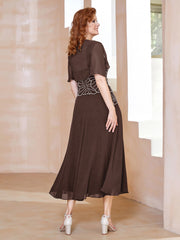 Robe à Encolure Carrée en Mousseline Longueur de Mollet avec Perles Chocolat