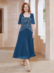 Robe à Encolure Carrée en Mousseline Longueur de Mollet avec Perles Bleu Encre Grande Taille