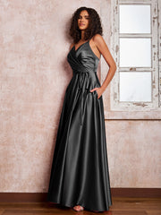 Maxi Robe en Satin à Bretelles Spaghetti avec Poches Noir