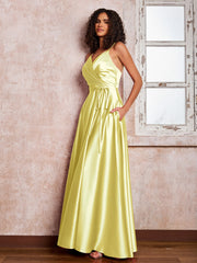 Maxi Robe en Satin à Bretelles Spaghetti avec Poches Jonquille