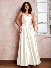 Maxi Robe en Satin à Bretelles Spaghetti avec Poches Ivoire