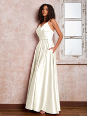 Maxi Robe en Satin à Bretelles Spaghetti avec Poches Ivoire