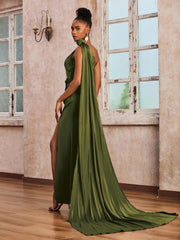 Une Robe Longue Asymétrique Avec des Rubans Olive Verte