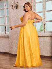 Dentelle et Tulle Longue Robe avec Col en Cœur Mandarine