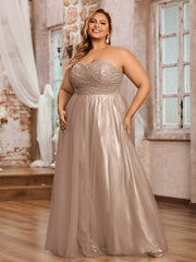 Dentelle et Tulle Longue Robe avec Col en Cœur Taupe