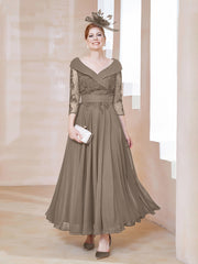 Robe en Dentelle et Mousseline Longueur au Sol à Col en V Taupe