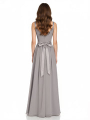 Col en V Mousseline Robe Demoiselle d'honneur avec Satin Ceinture Nœud Argent