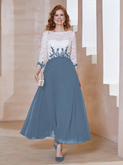Robe en Mousseline avec Longueur de Mollet à Col Appliqué Bleu de Schiste