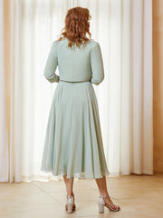 Robe de A-ligne en Mousseline et Dentelle à Col Illusion Longueur de Mollet Sauge Poudrée