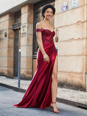 Robe de Soirée en Satin Extensible à Hors de l'Épaule avec Traîne Balayage Bordeaux