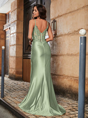 Robe de Soirée Fourreau à Col en V en Satin avec Traîne Balayage Sauge Poudrée