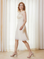 Robe de A-ligne en Mousseline avec Encolure Illusion Longueur aux Genou en Dentelle Champagne Grande Taille