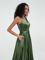 A-ligne Robes Maxi à Col en V en Satin avec Poches Olive Verte Grande Taille