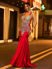 Robe Sirène en Satin à Bretelles Spaghetti avec Strass Bordeaux