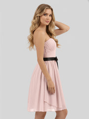 Col en Cœur Robe Courte avec Ceinture Noire Rose Poudré