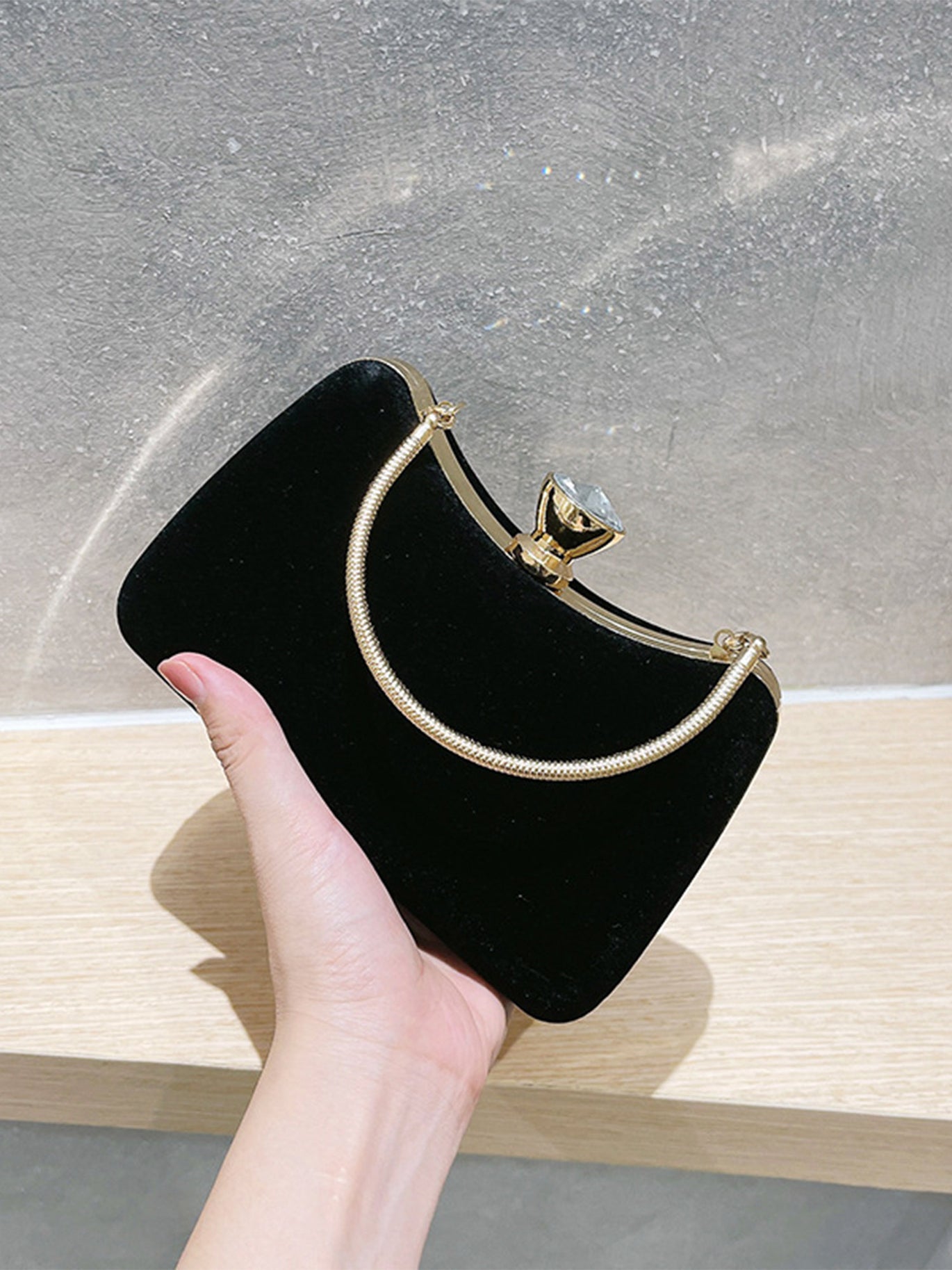Sac pochette femme strass avec bandoulière chaîne amovible - 2 modèles Sac pochette femme strass avec bandoulière chaîne amovible - 2 modèles